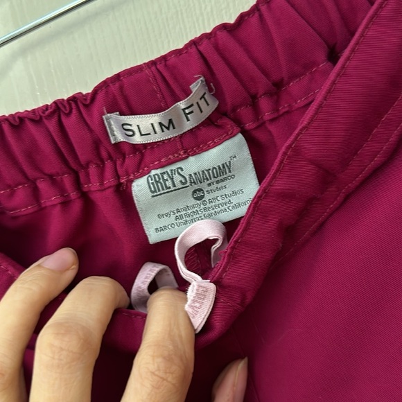 Magenta Pink Grey’s Anatomy Slim Fit Scrubs xxs - Picture 3 of 4